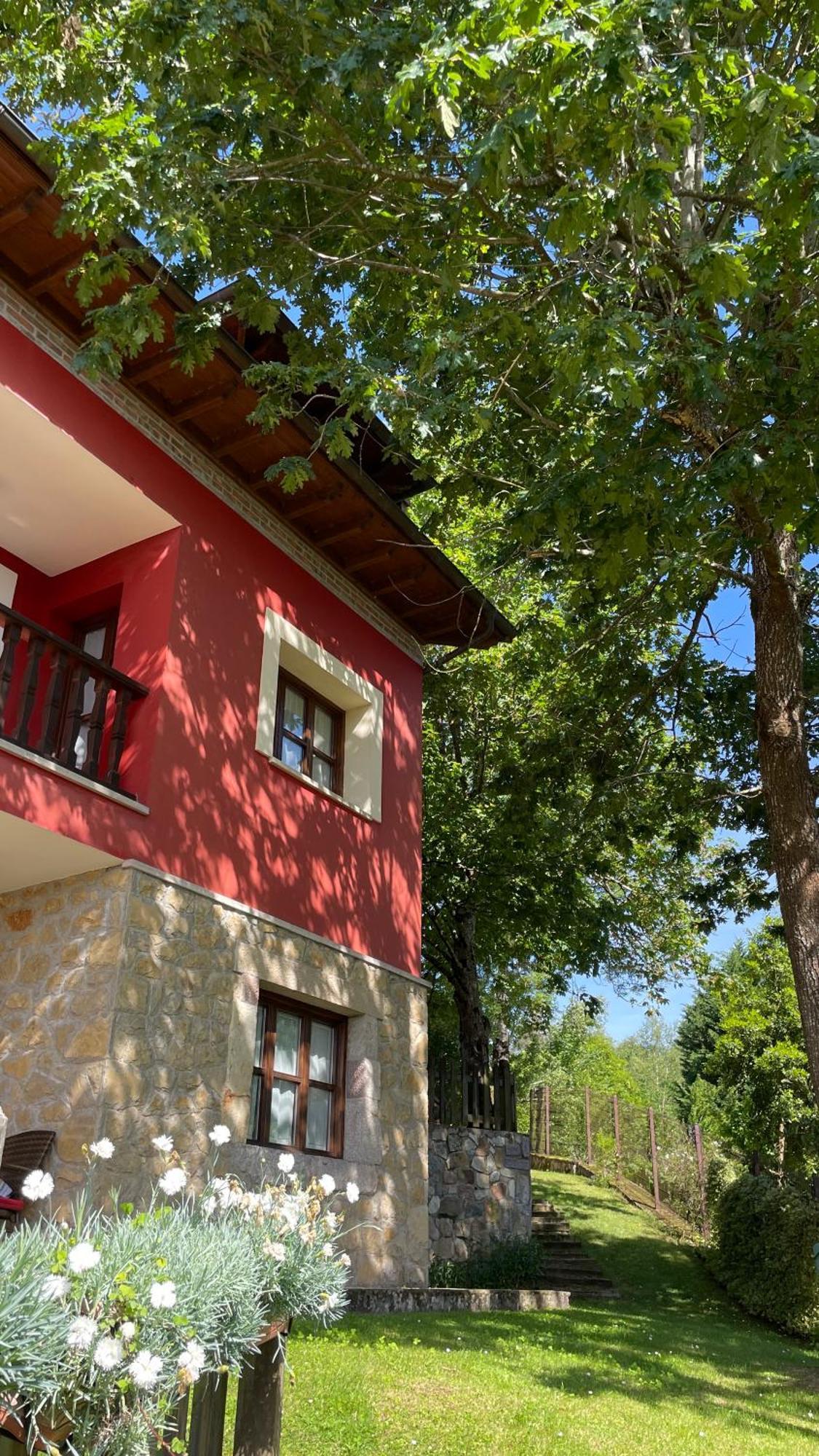 Apartamentos El Picoretu Mestas De Con Exterior photo