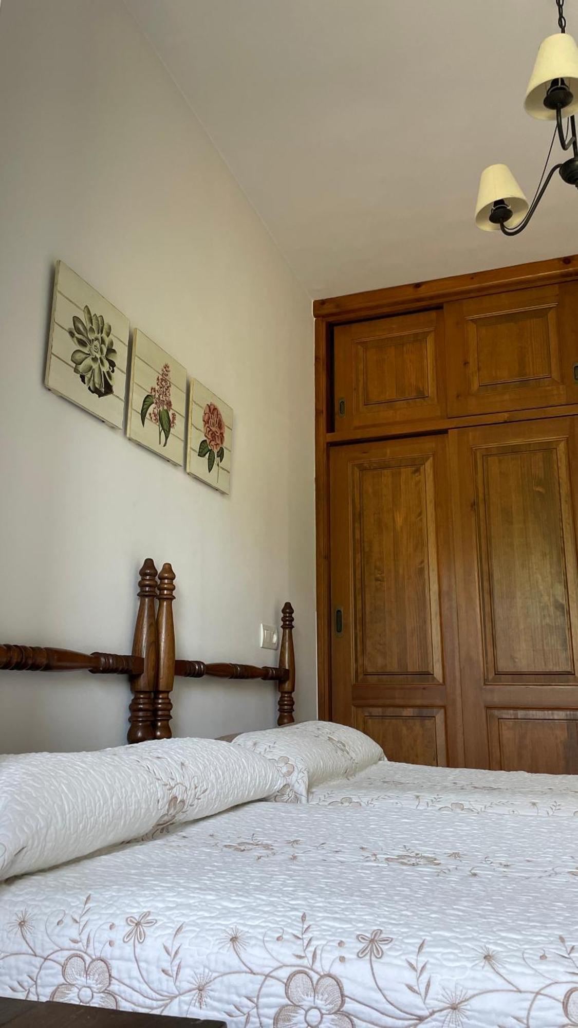 Apartamentos El Picoretu Mestas De Con Exterior photo